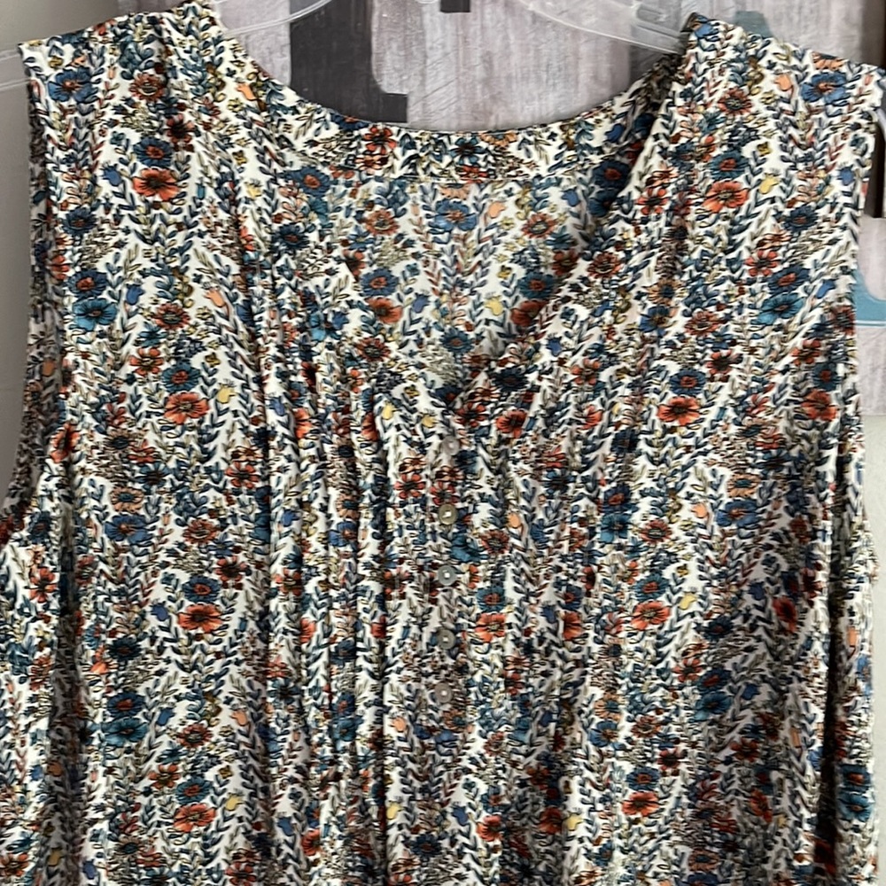 Floral Tank - Picture 3 of 5